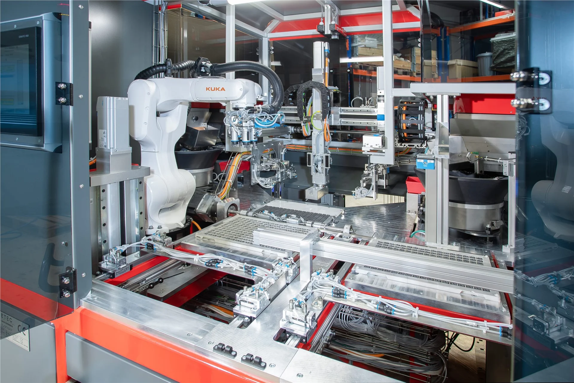 Automatisierungsanlage als Beispiel für individuelle Sondermaschinen